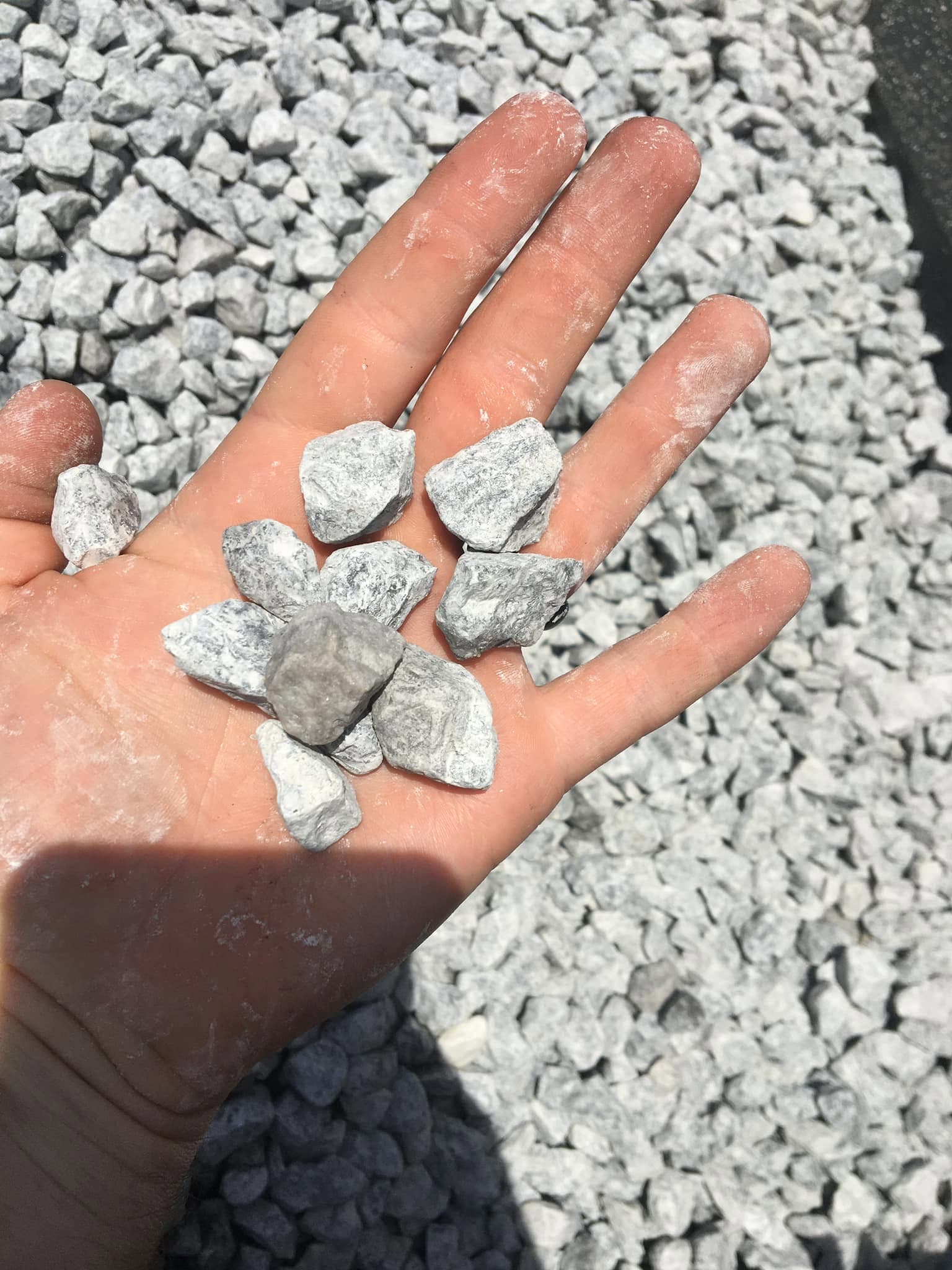 Crushed limestone gravel for driveways and base use